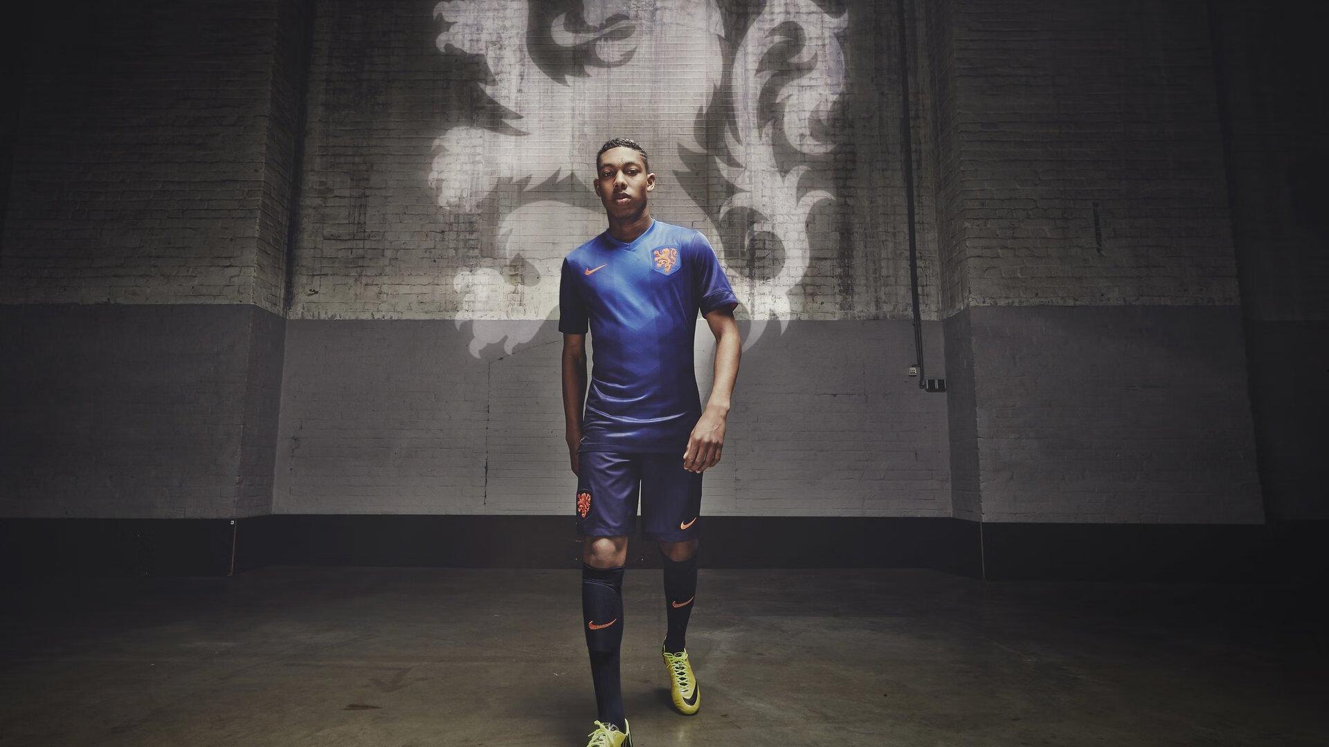 八一学校逐梦火星校园足球赛鸣哨，绿茵烽火映照航天精神与体育强国梦